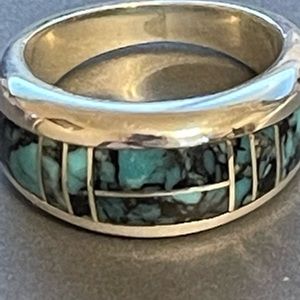 NWOT Beautiful ladies turquoise and Sterling Silver ring. Size 5-1/2